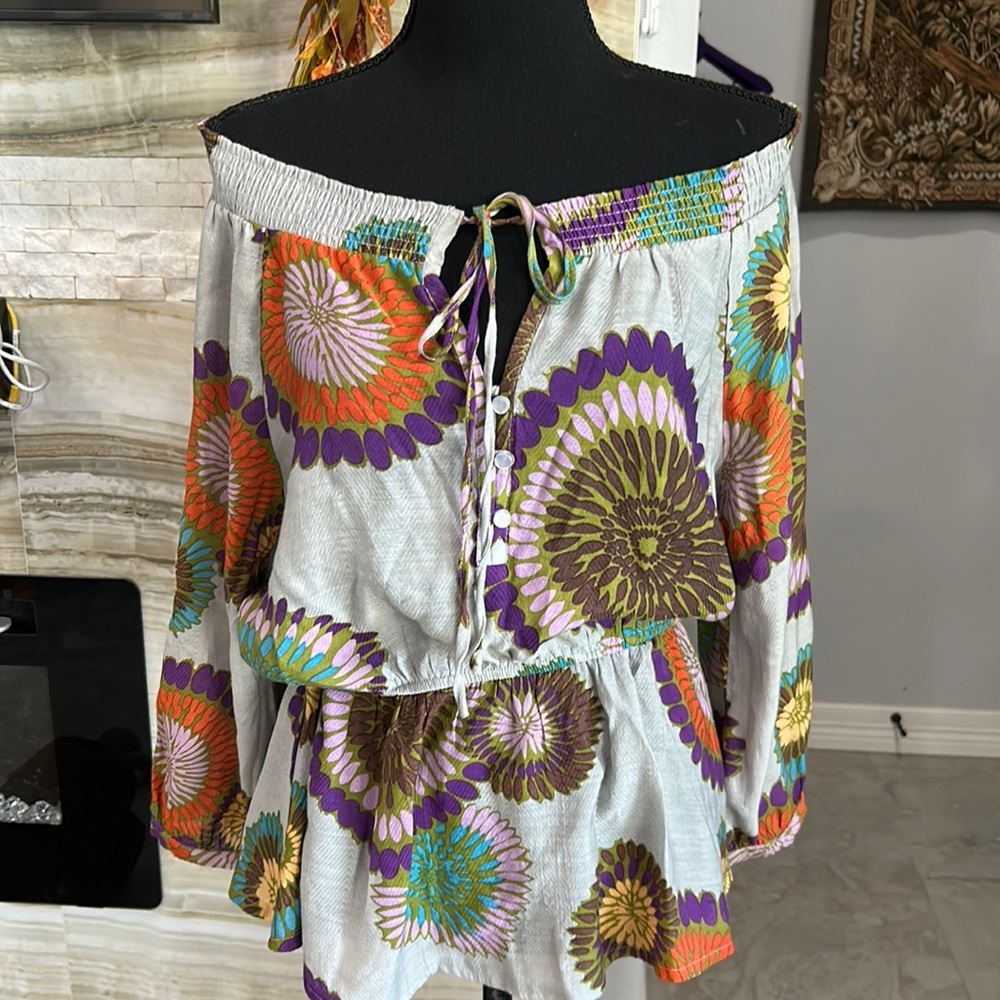 umGee off the shoulder floral blouse size‎ medium (88)